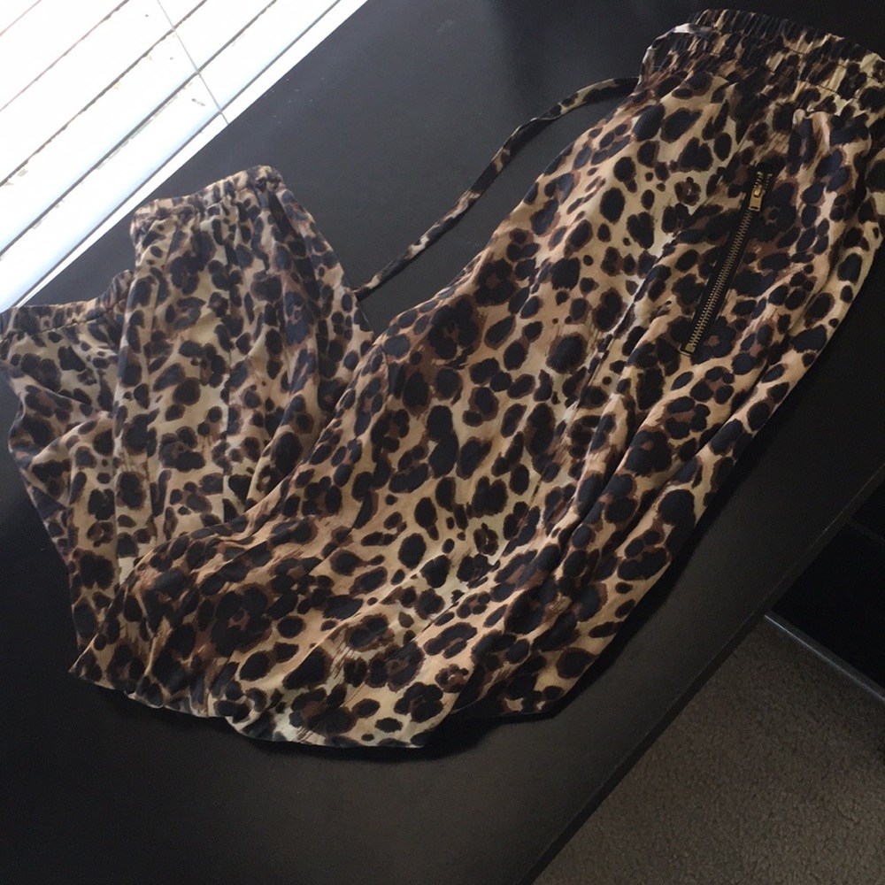 Bebe pants leopard print